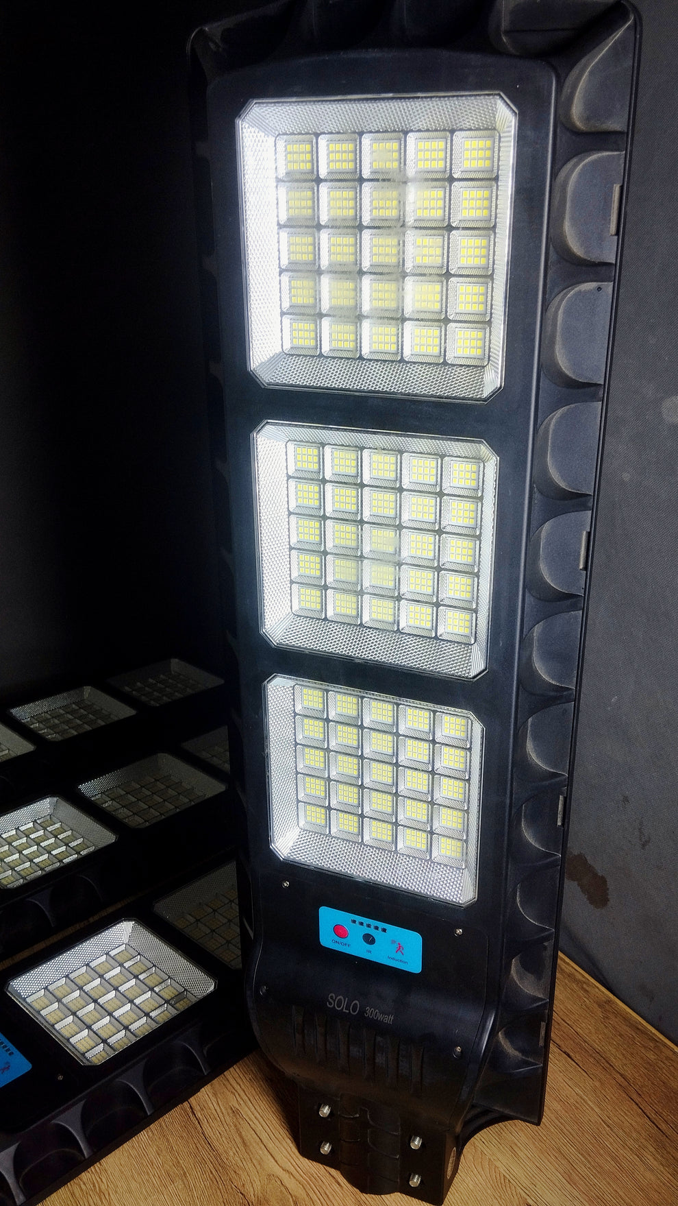 ZL-300W Solar Street Light | 10 to 12 hours backup | 1 Year Warranty